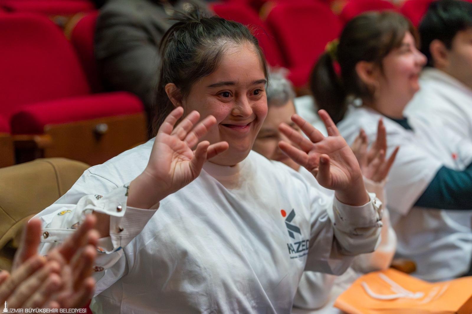 İzmir'de engelli bireylere 'altın bilezik': Destekli istihdam modeli 'umut' oldu