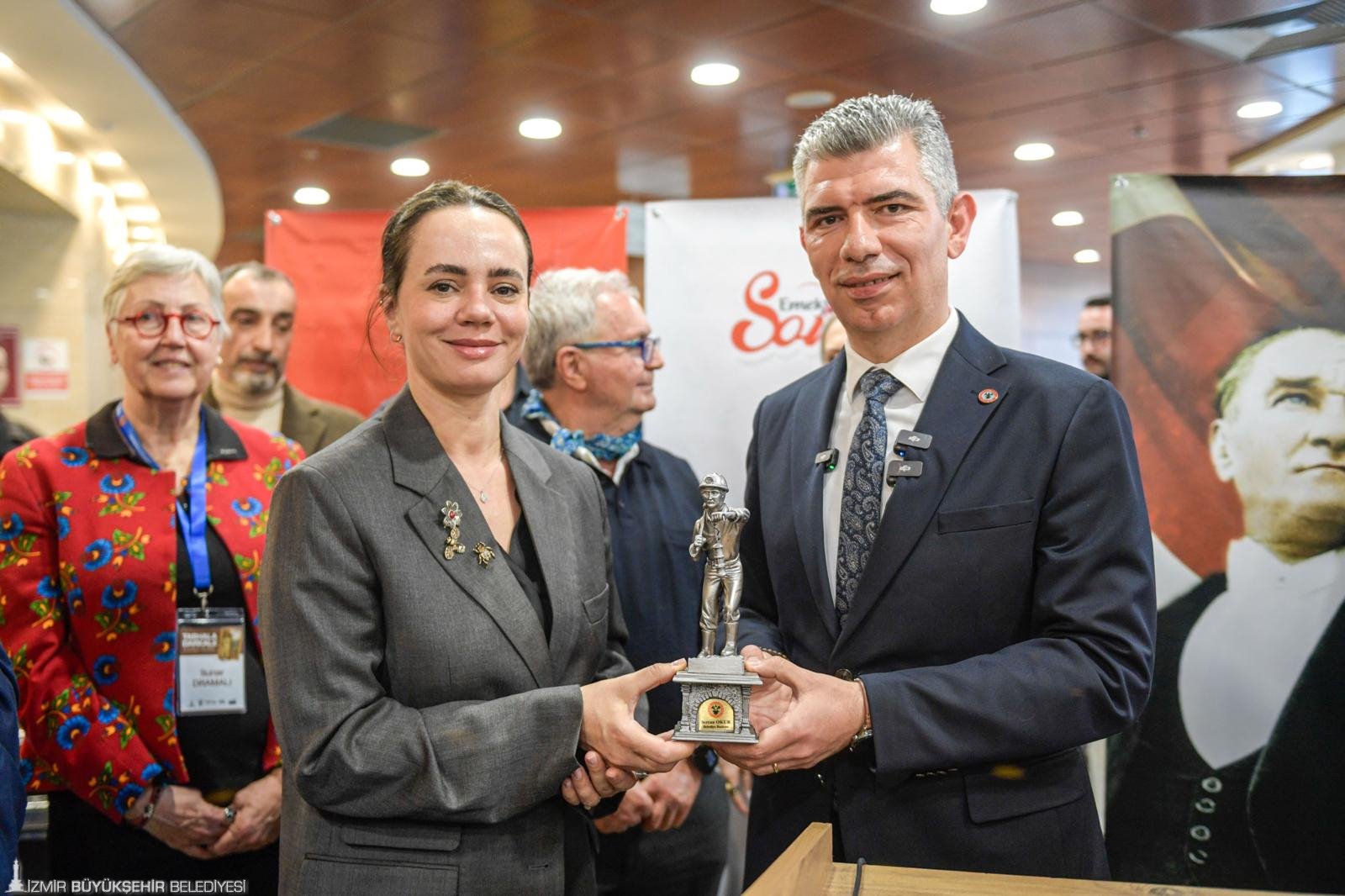 Soma’nın kalbi İzmir'de atıyor: “Karanlıktan ışığa” sergisi Adnan Saygun'da