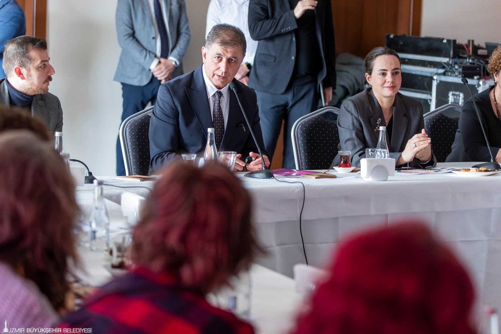 Başkan Tugay’dan kadın mücadelesine güçlü destek: "Asla teslim olmayın"