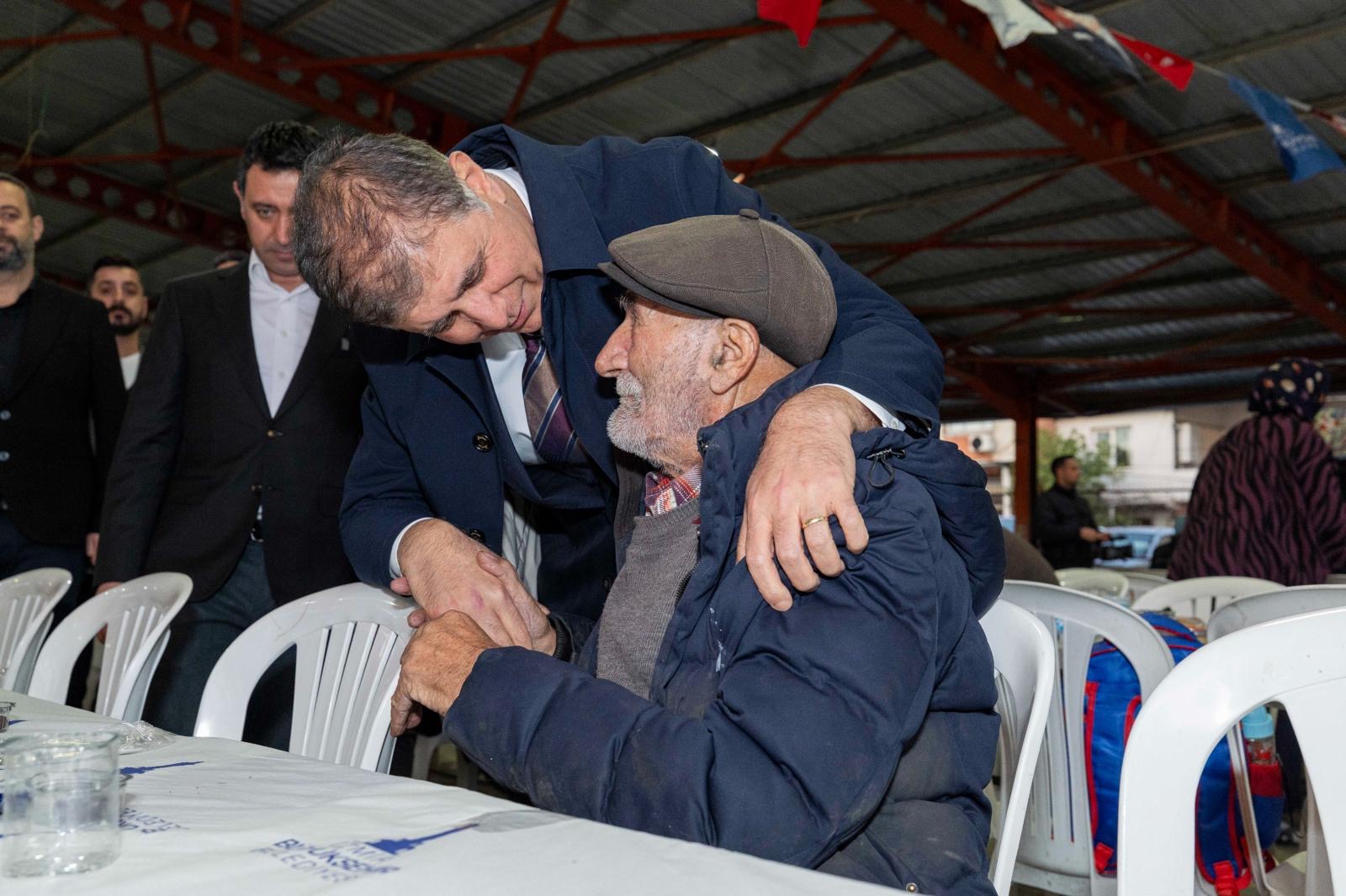 Bayraklı’da iftar coşkusu! Başkan Tugay’dan İzmir İçin güzel gelecek sözü