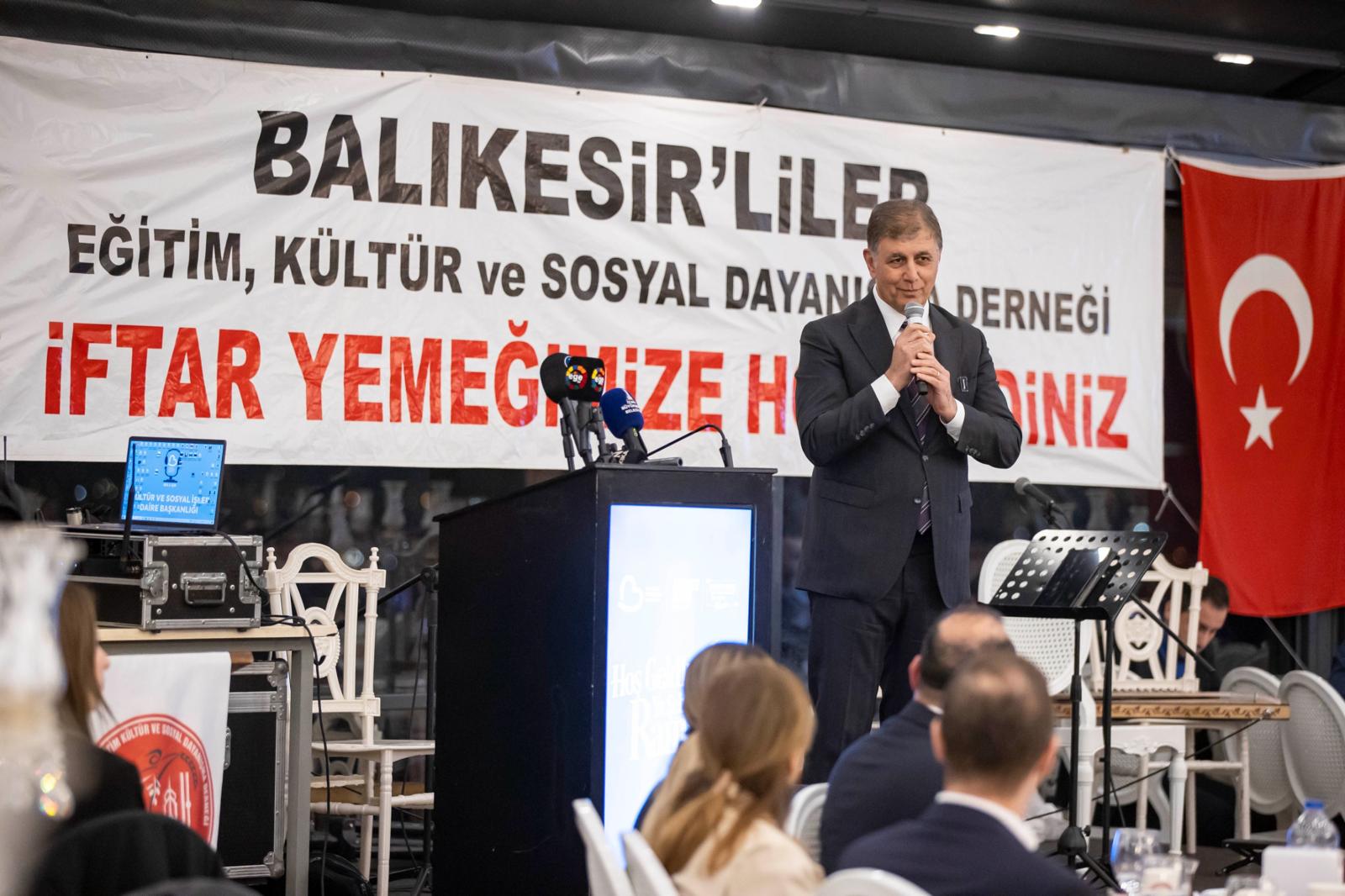 İzmir’de Balıkesir rüzgarı! Tugay’dan iftar sofrasında dayanışma çağrısı 3 İzmir’de Balıkesir rüzgarı! Tugay’dan iftar sofrasında dayanışma çağrısı