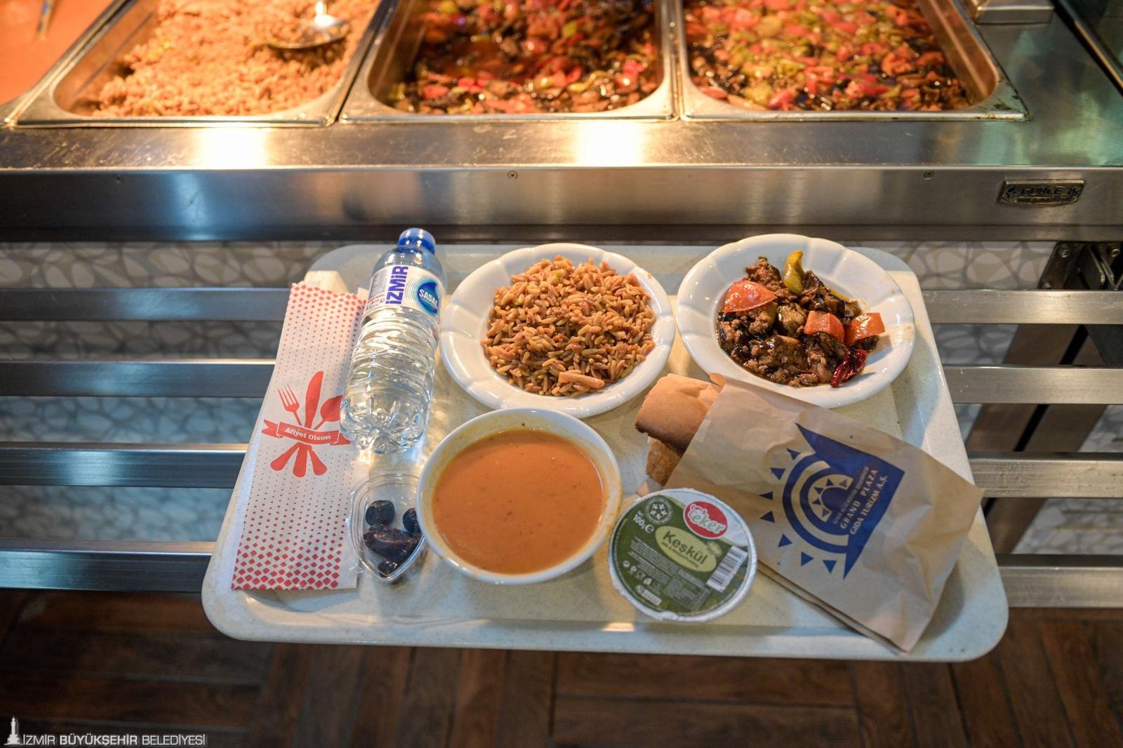 İzmirlilere müjde: Kent Lokantalarında iftar ücretsiz 2 İzmirlilere müjde: Kent Lokantalarında iftar ücretsiz