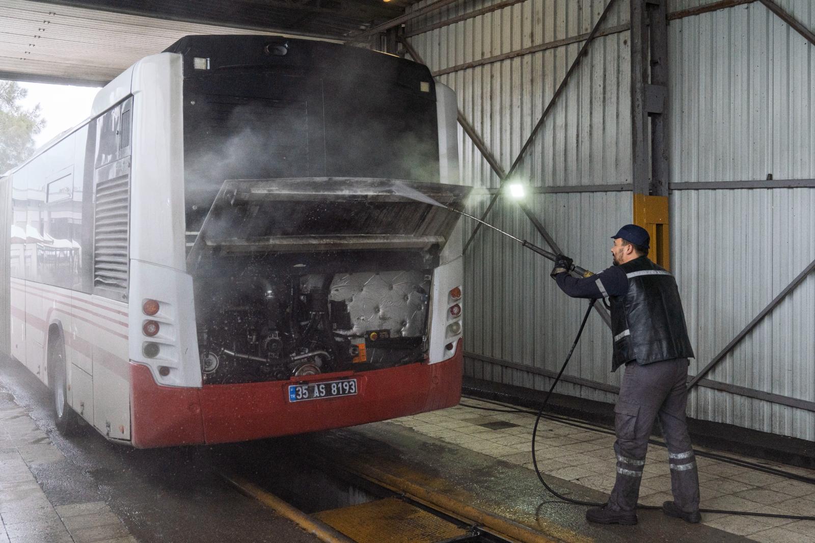 İzmir'in su geleceğinde 'yağmur suyu hasadı' dönemi: İşte hasat başlatılan noktalar 1 İzmir'in su geleceğinde 'yağmur suyu hasadı' dönemi: İşte hasat başlatılan noktalar