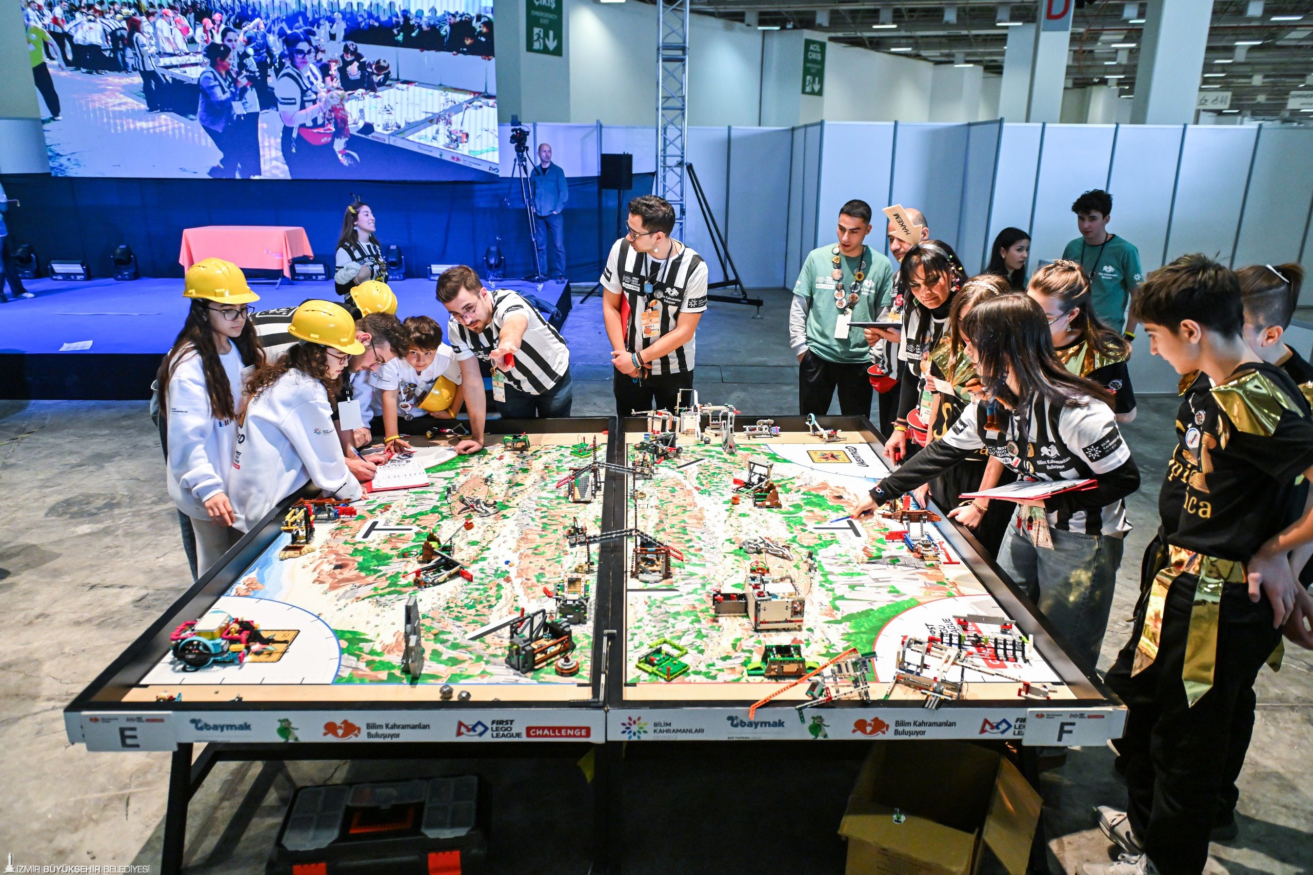 Bilim Kahramanları Fuar İzmir'de buluştu: 10 takım ulusal finale kaldı