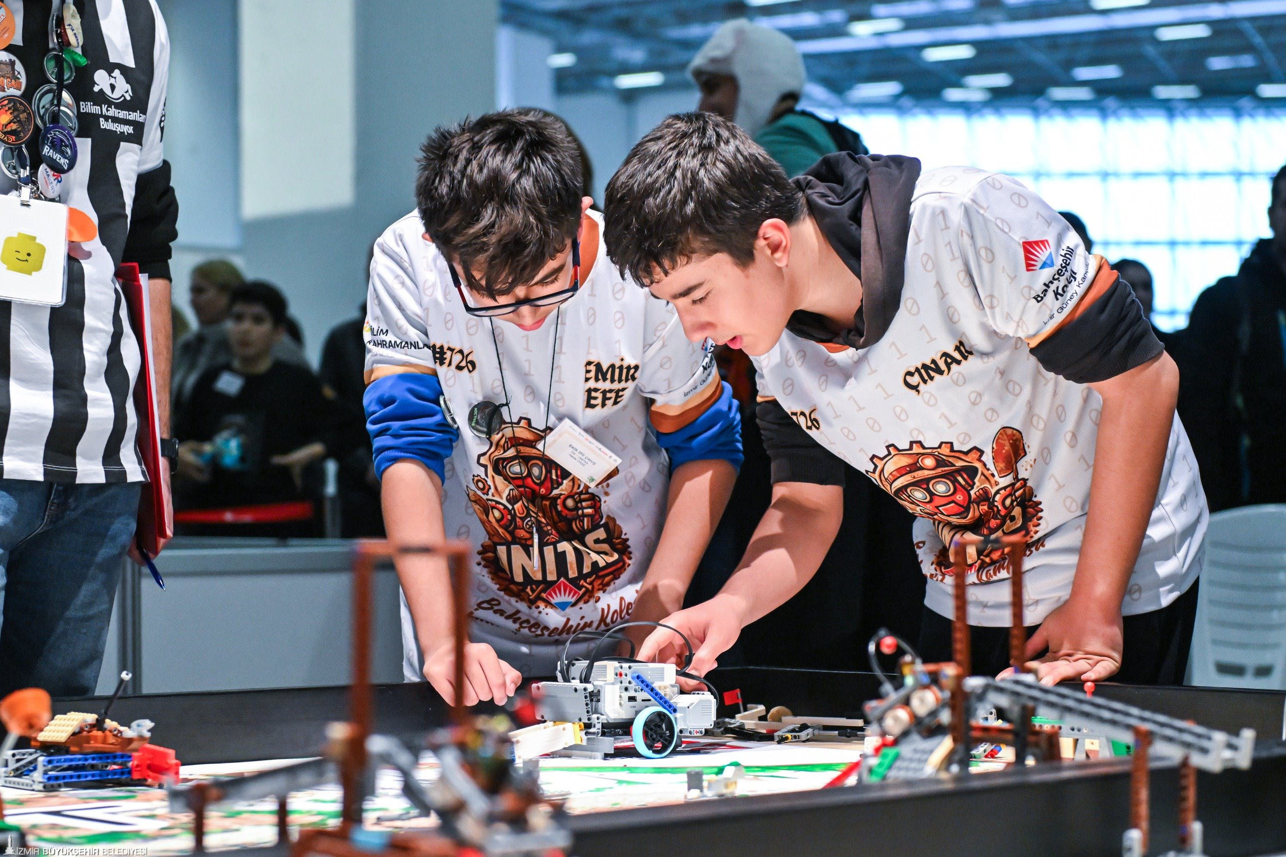 Bilim Kahramanları Fuar İzmir'de buluştu: 10 takım ulusal finale kaldı