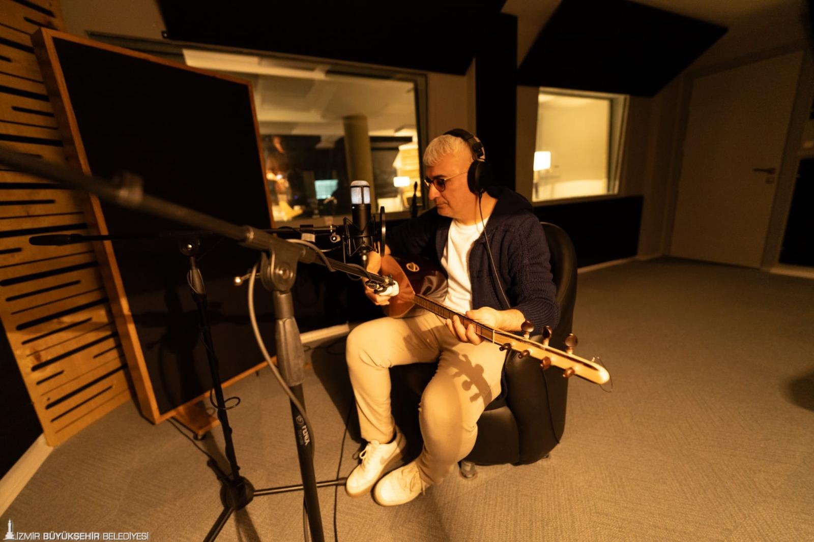 Kültürpark'ta notalar 'ücretsiz' yükseliyor: Saz çalan da geliyor rap yapan da