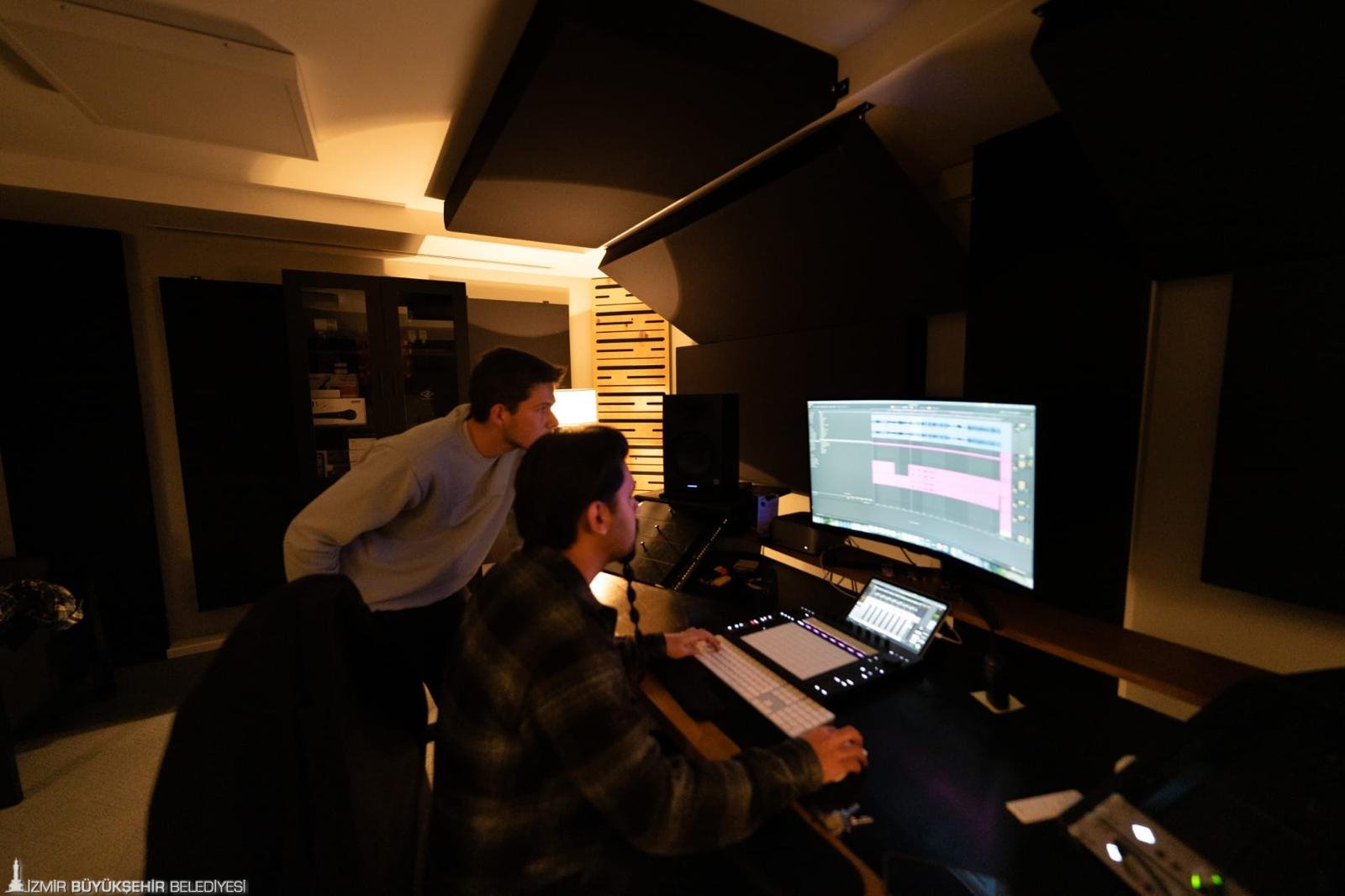 Kültürpark'ta notalar 'ücretsiz' yükseliyor: Saz çalan da geliyor rap yapan da