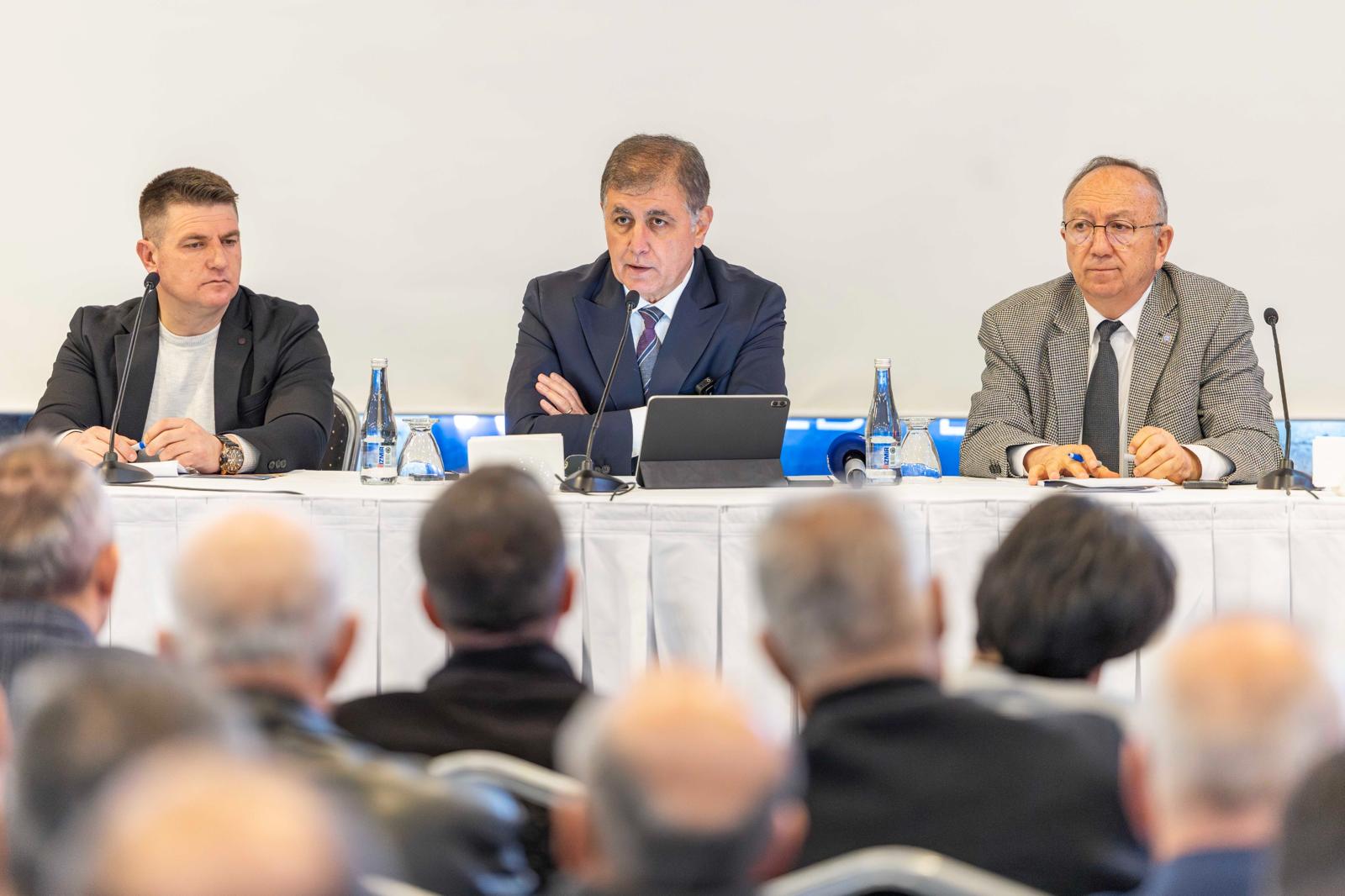 Vahşi sulama dönemi kapanıyor: Tugay'dan İzmir tarımı için tarihi çağrı