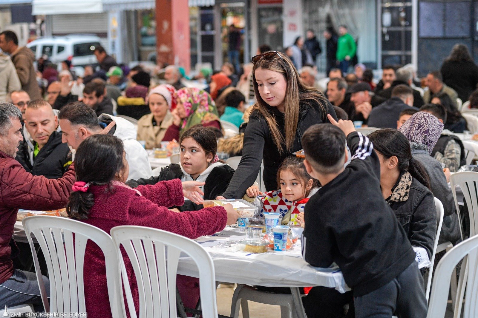 Torbalı’da iftar bereketli, haber müjdeli: Ayrancılar'ın altyapısı yenileniyor