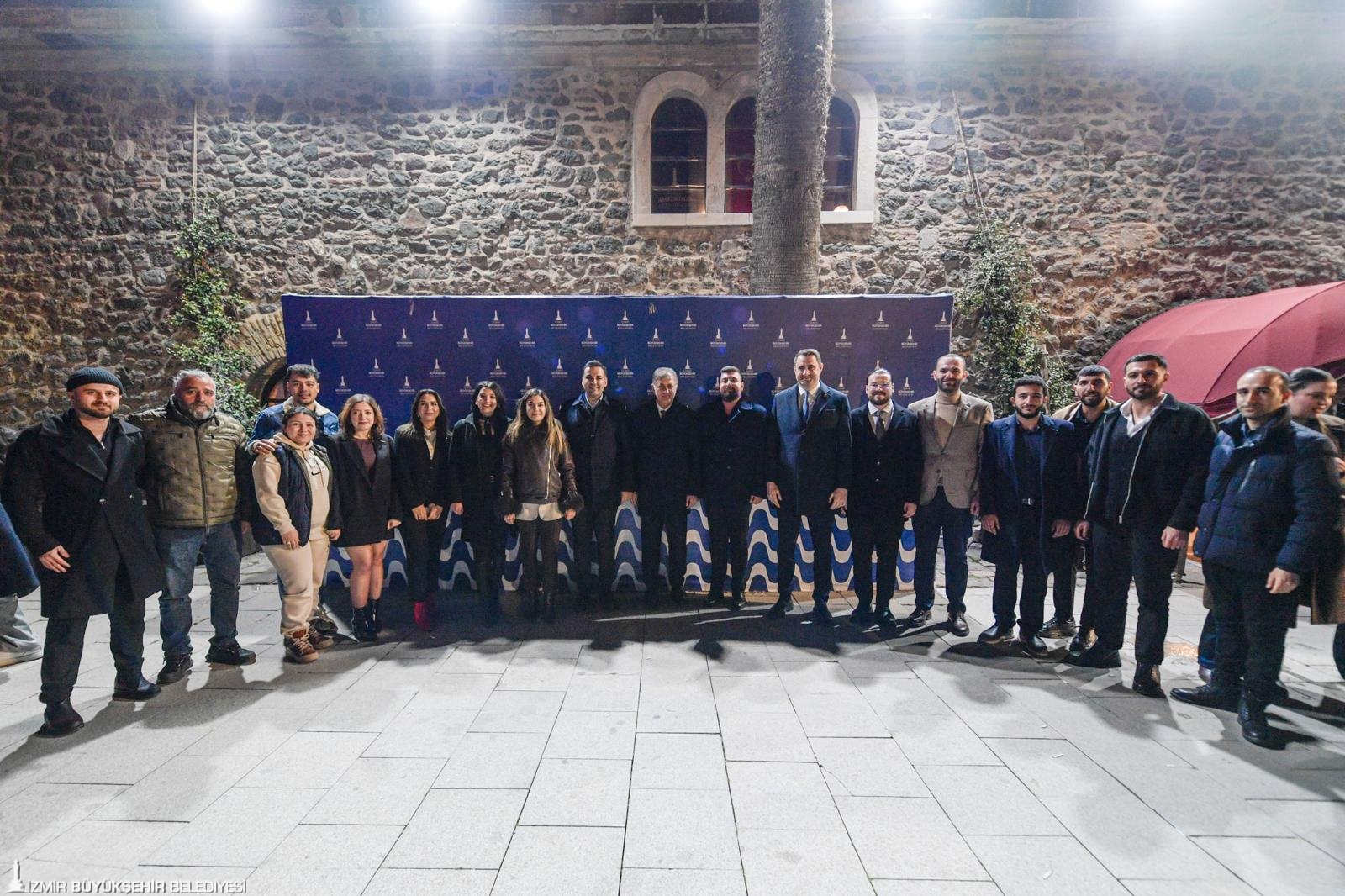 Başkan Tugay'dan 'Kale' çıkışı ve 'İzmir' mesajı: "Burası İzmir; başka yere benzemez" 5 Başkan Tugay'dan 'Kale' çıkışı ve 'İzmir' mesajı: "Burası İzmir; başka yere benzemez"