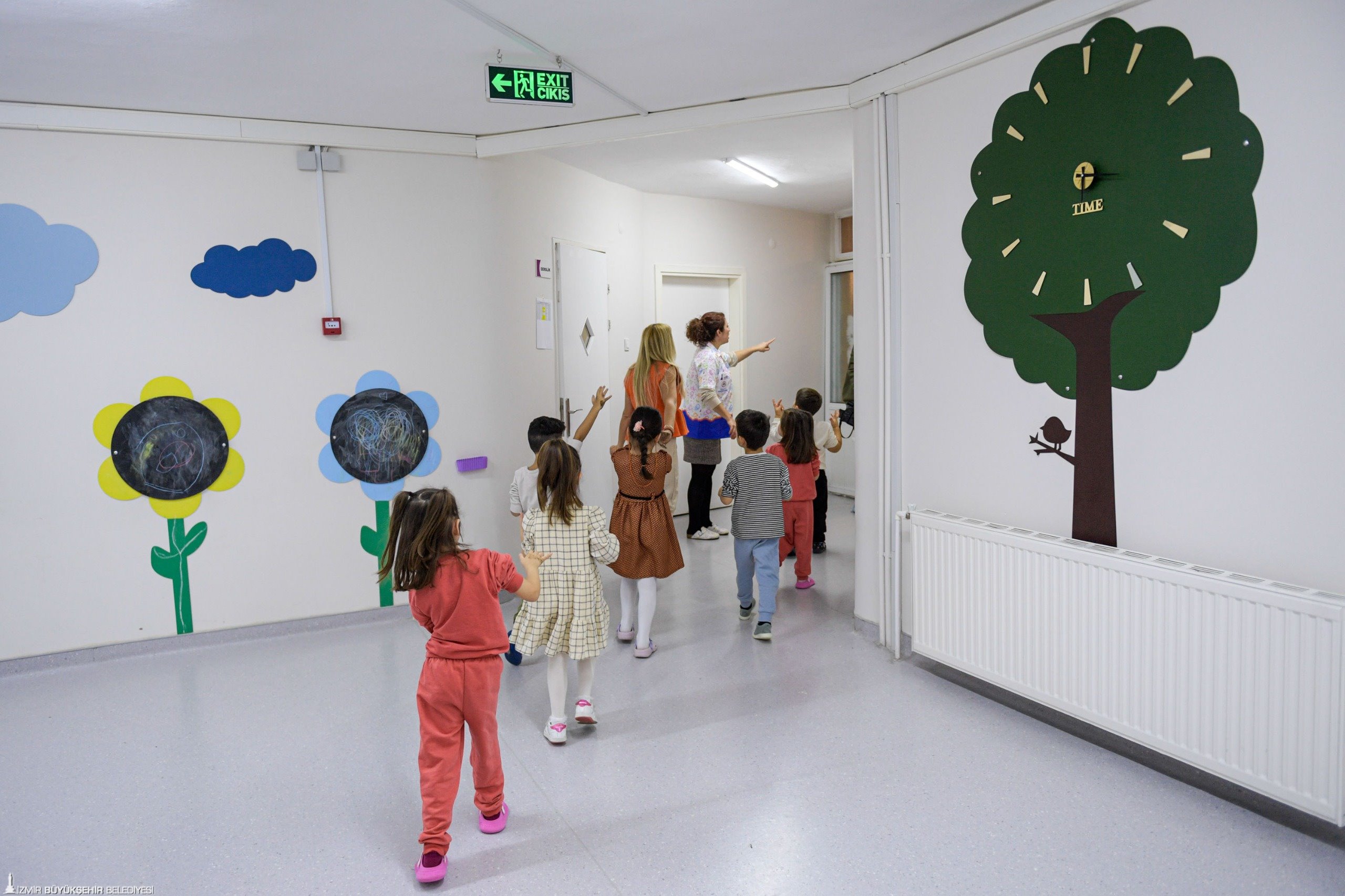 İzmir’de "kreş" krizi: Bakanlıktan İzBB’ye 'kapatın' talimatı! 1 İzmir’de "kreş" krizi: Bakanlıktan İzBB’ye 'kapatın' talimatı!