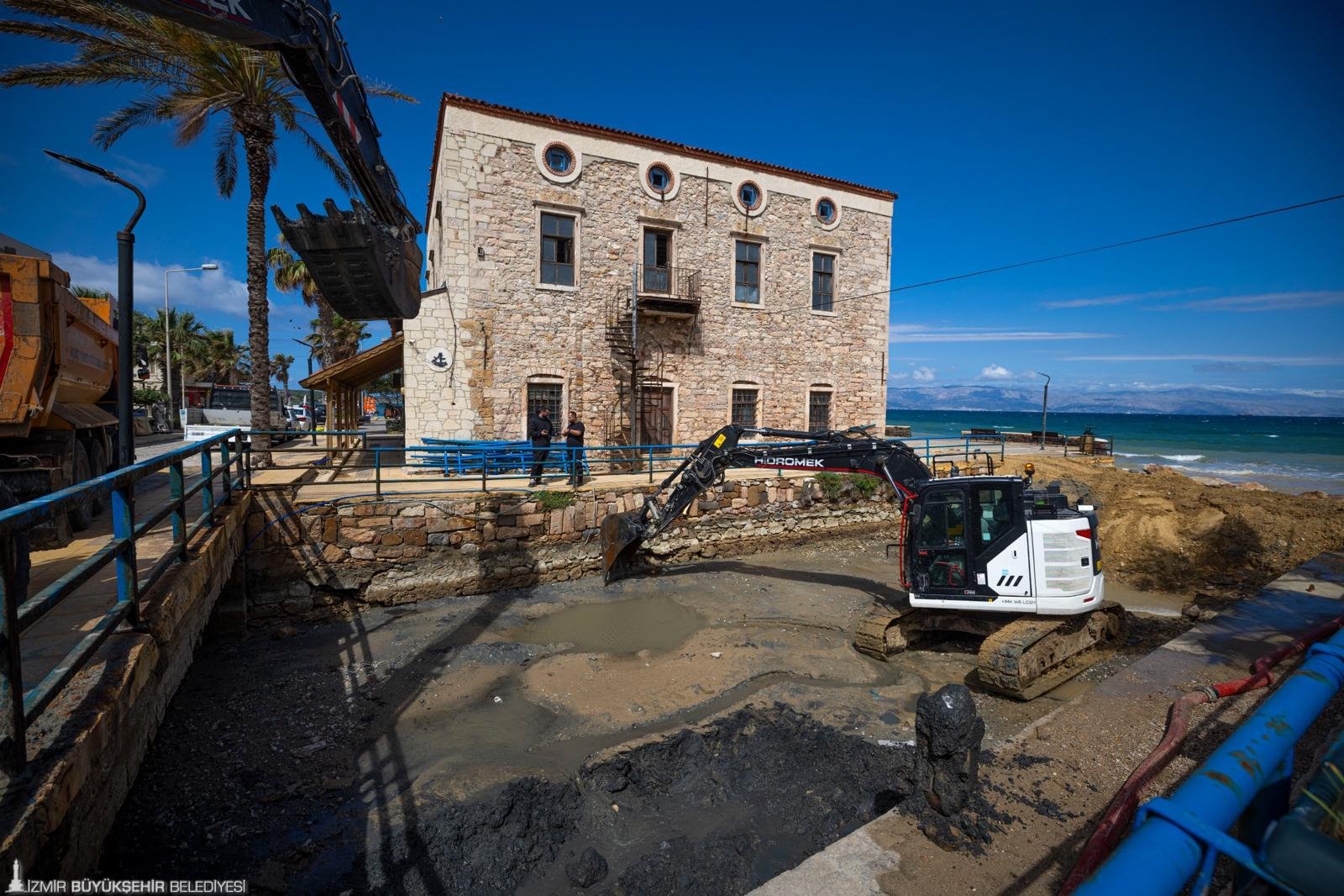 Yarımada derelerinden tam 125 bin ton 'risk' çıkarıldı: İZSU'dan taşkınlara dev barikat 1 Yarımada derelerinden tam 125 bin ton 'risk' çıkarıldı: İZSU'dan taşkınlara dev barikat