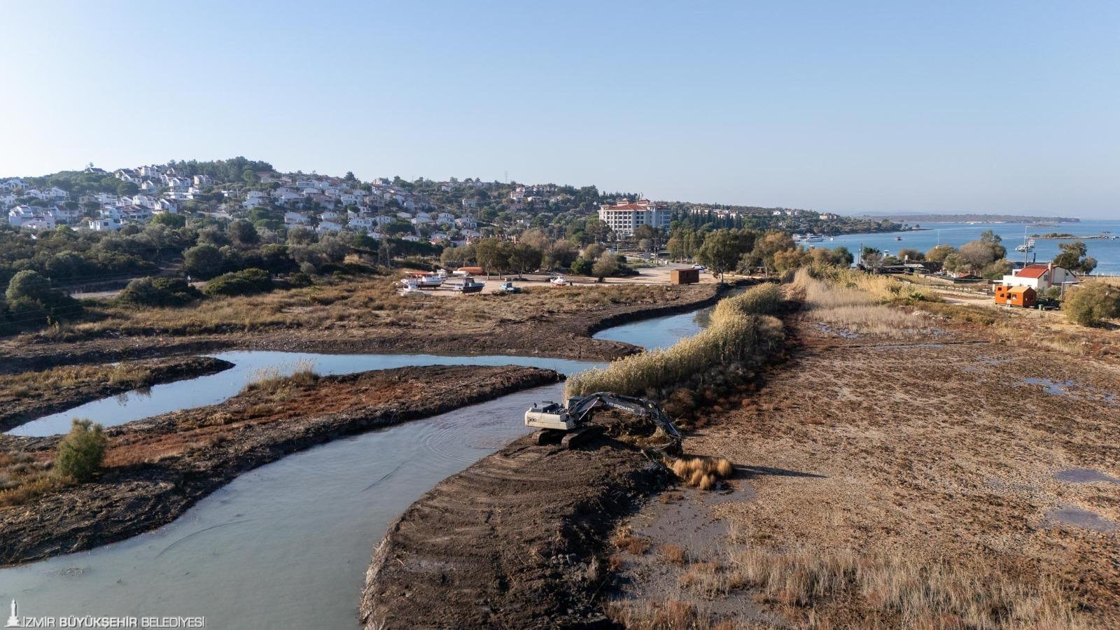 Yarımada derelerinden tam 125 bin ton 'risk' çıkarıldı: İZSU'dan taşkınlara dev barikat 4 Yarımada derelerinden tam 125 bin ton 'risk' çıkarıldı: İZSU'dan taşkınlara dev barikat