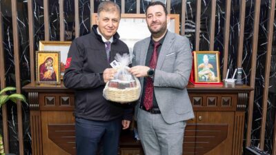 Deprem bölgesini yalnız bırakmayan Cemil Tugay, Türkiye Sağlıklı Kentler Birliği