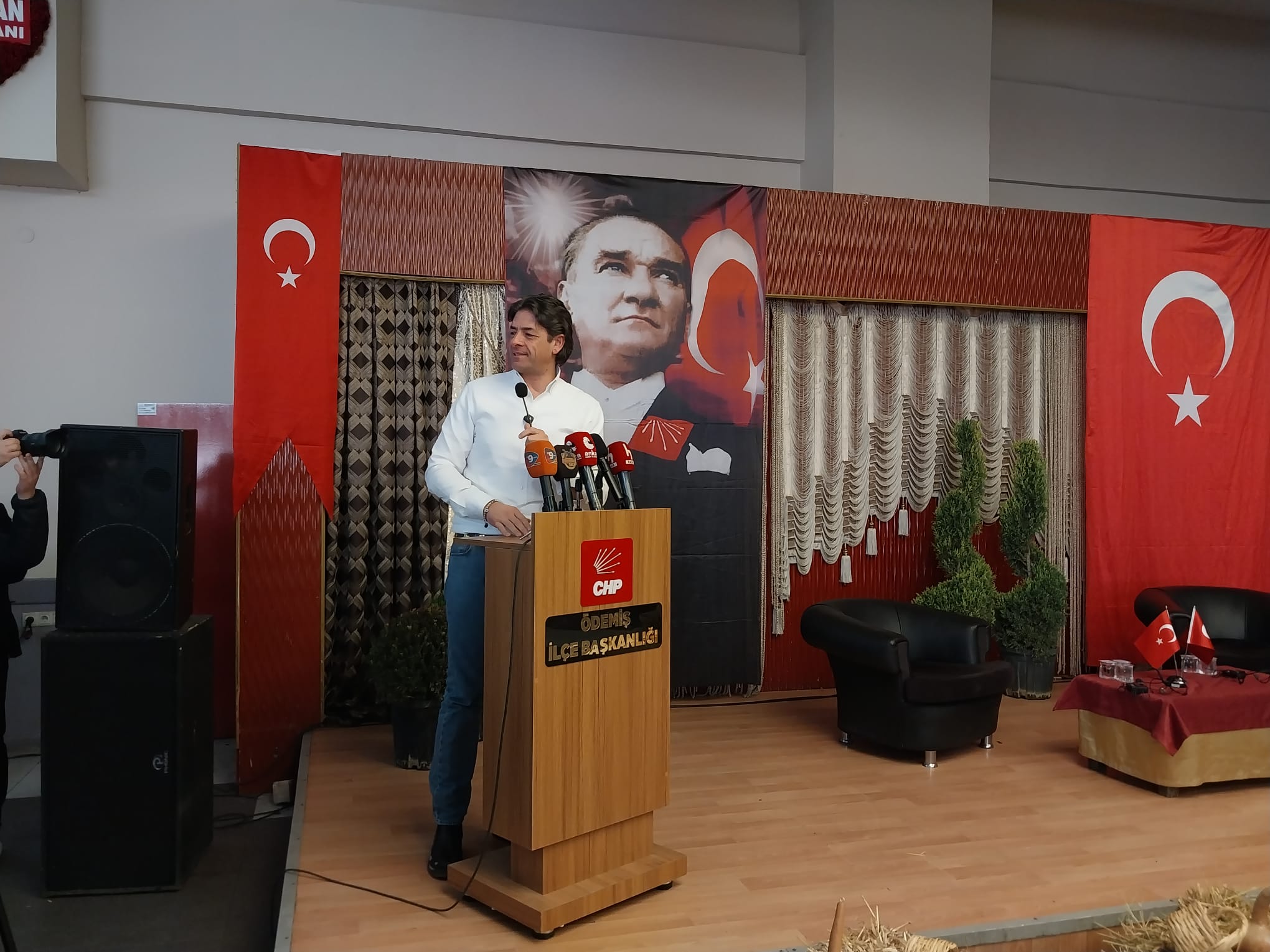 CHP’li Solakoğlu Ödemiş’ten seslendi: "Çiftçinin hakkını, kapalı kapılar ardında susup dışarıda bağıranlar yedi"