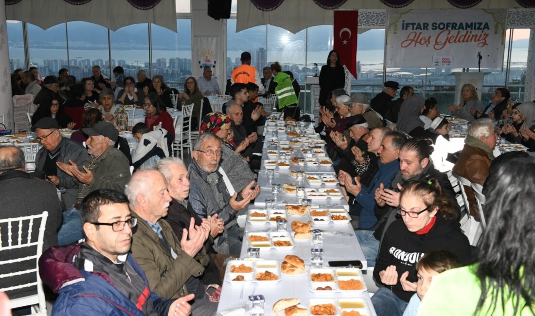 Çiğli Belediyesi’nin 14 duraklık dev iftar maratonu Pelikan’da start aldı.