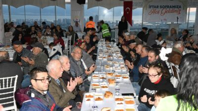 Çiğli Belediyesi’nin 14 duraklık dev iftar maratonu Pelikan’da start aldı.