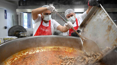 Kent Lokantası’nda hayata geçirilen Askıda Yemek uygulamasıyla vatandaşlar, online bağış