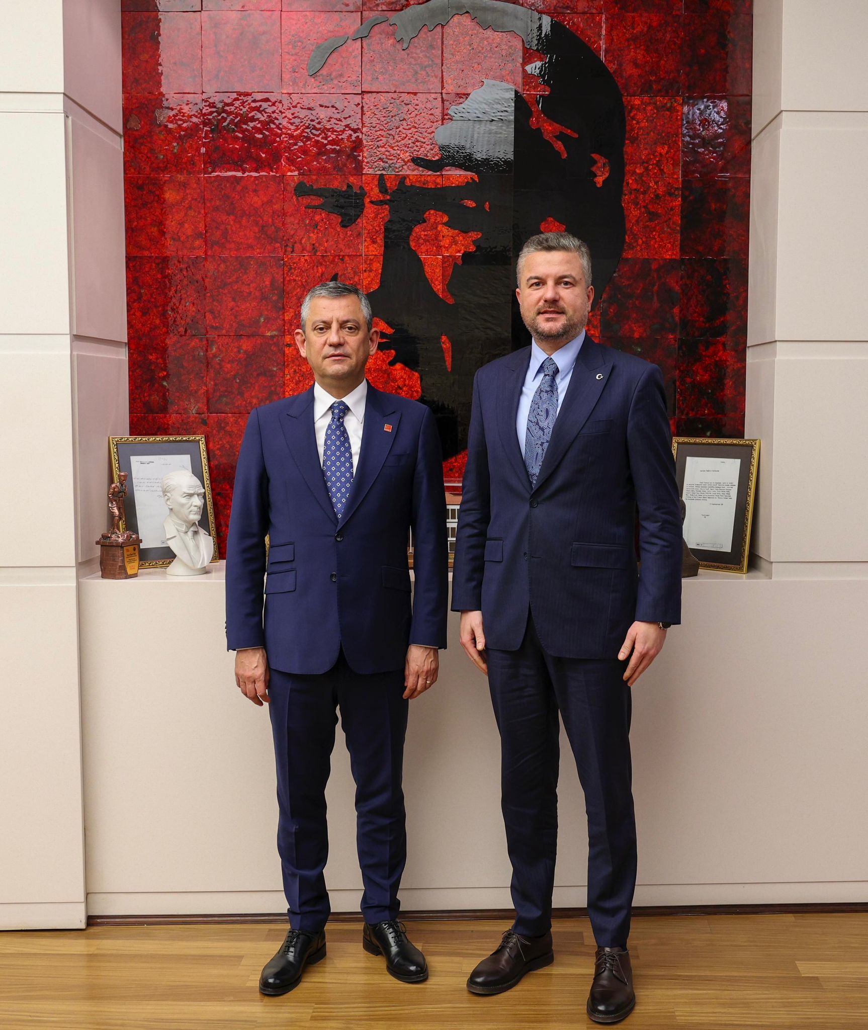 Baskan Gorkem Duman Genel Baskan Ozgur Ozel