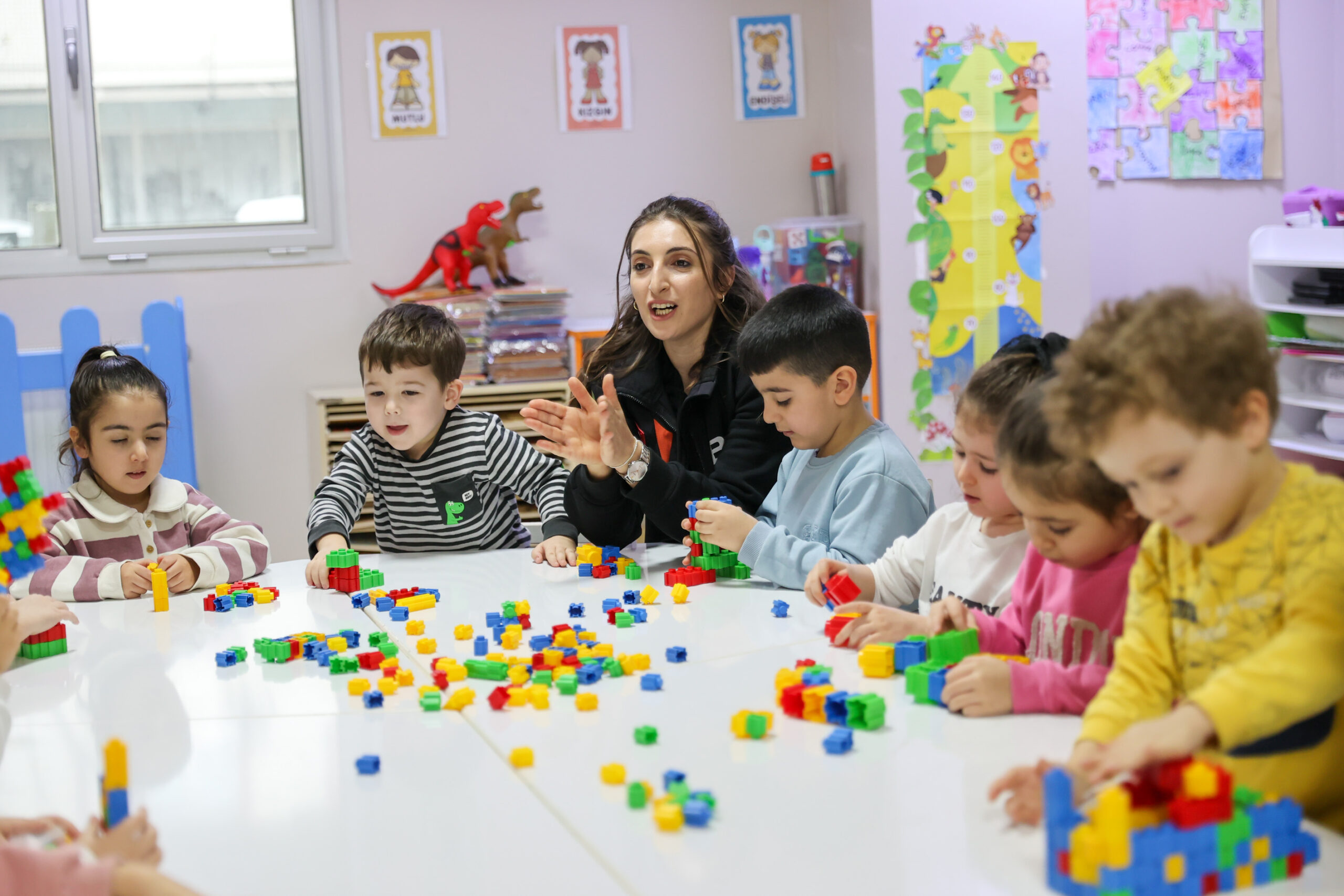 Buca'da minikler depreme oyunla hazırlanıyor: Afet bilinci okul sıralarında