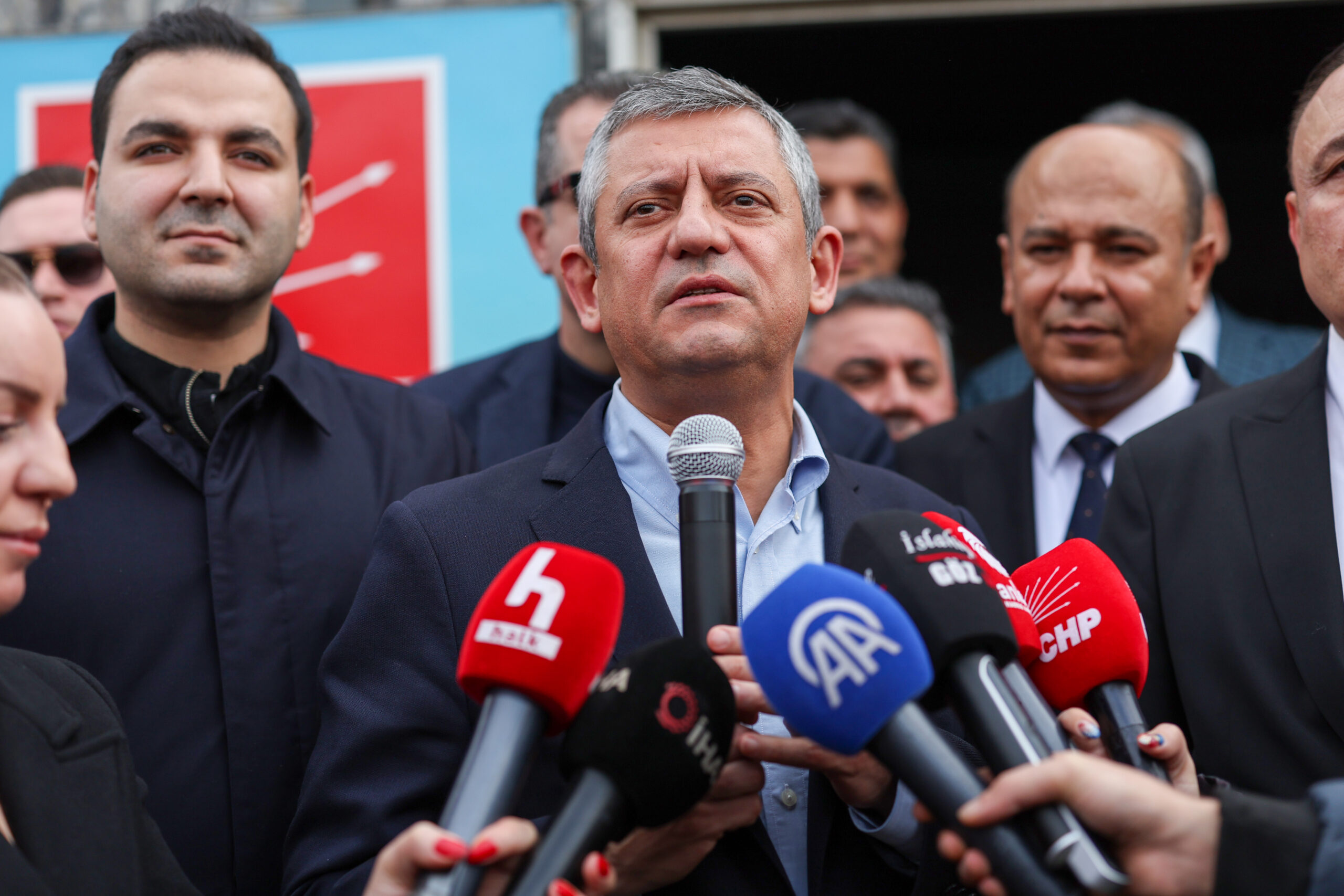 MHP Lideri Bahçeli'den Özgür Özel'e sürpriz telefon: Osmaniye ziyareti için teşekkür etti