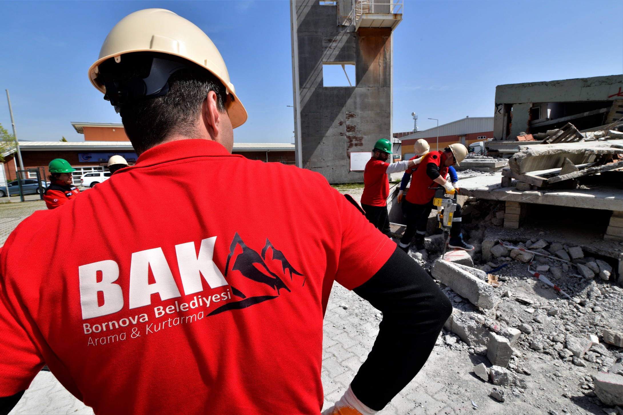 Bornova Belediyesi, 6 Şubat depremlerinin yıl dönümünde anlamlı bir başarıya