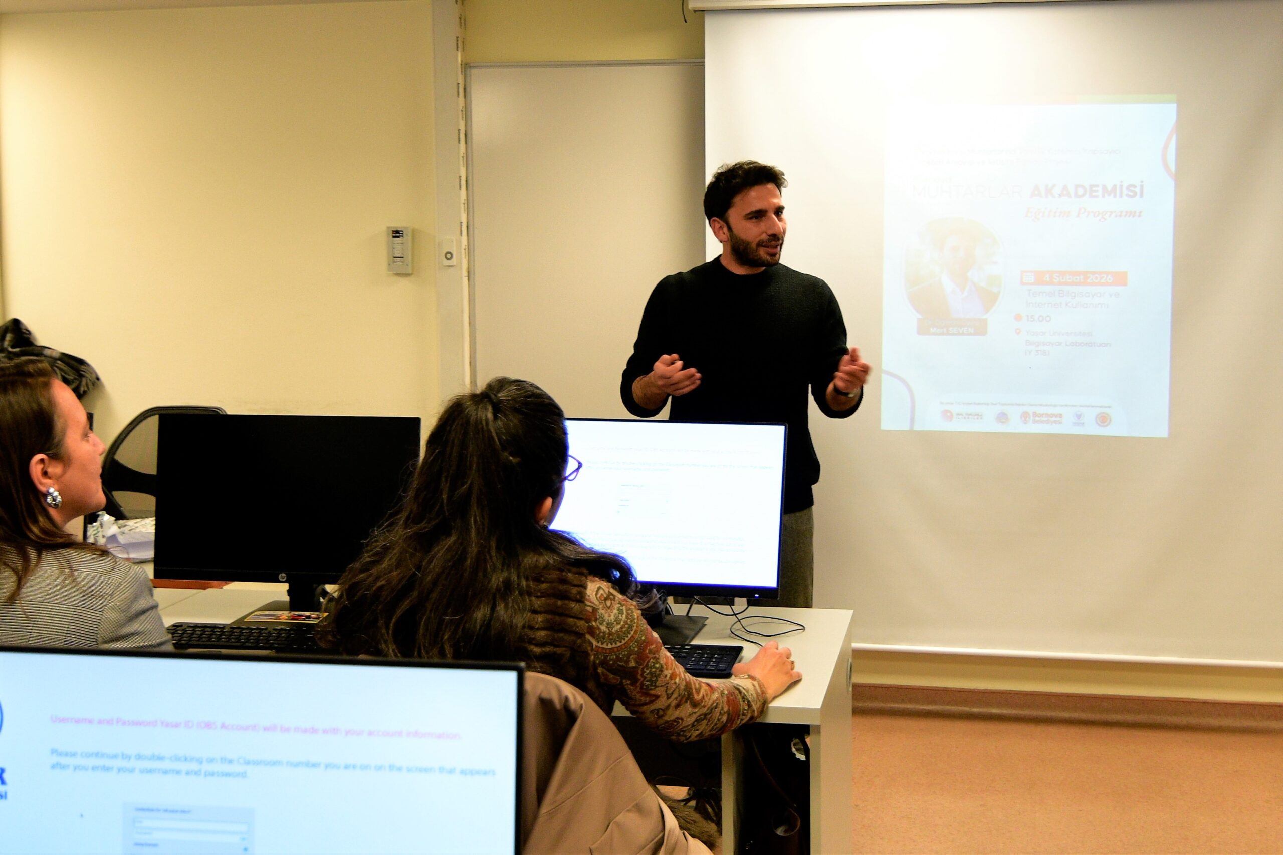 Muhtarlar dijital dünyayı keşfediyor: Bornovalı muhtarlara kapsamlı eğitim