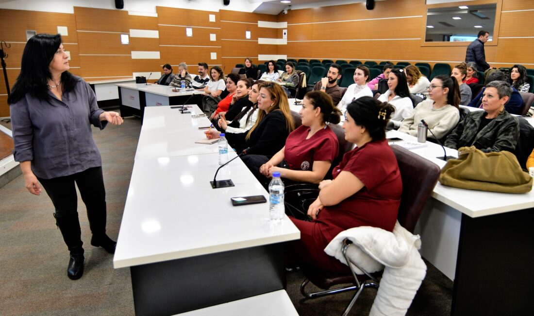Nevzat Kavalar Kültür Merkezi'nde dev eğitim! Kamu hizmetlerinde toplumsal cinsiyet