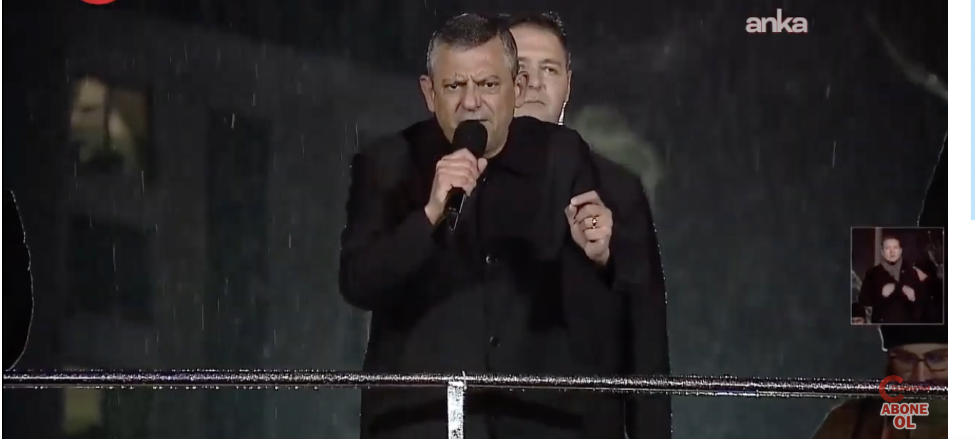 CHP’nin İstanbul’daki 39. ilçe mitingi Ataşehir’de büyük bir katılımla gerçekleştirildi.