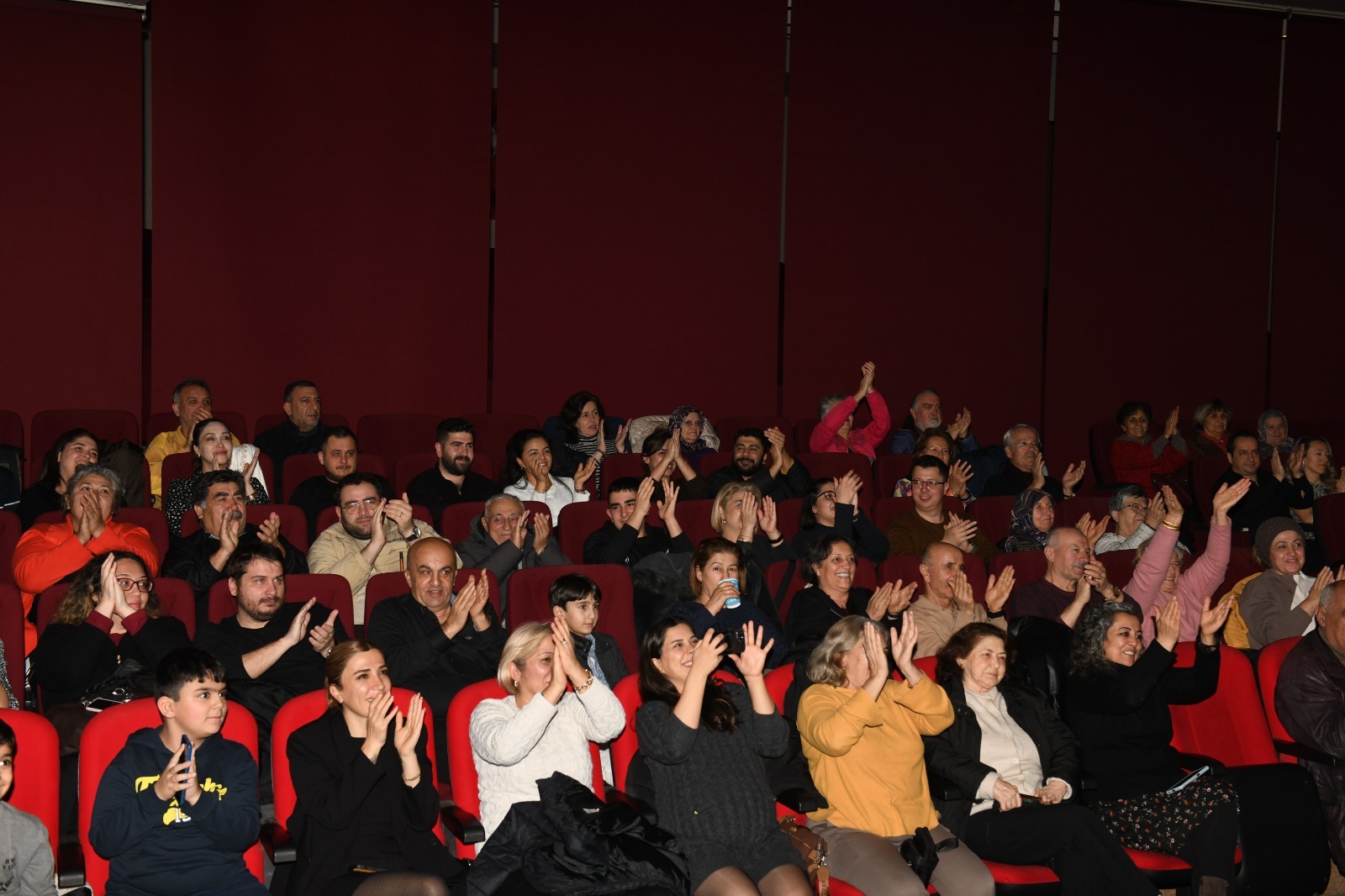 Çiğli’de Sevgililer Günü’ne özel çifte etkinlik 3 Çiğli’de Sevgililer Günü’ne özel çifte etkinlik