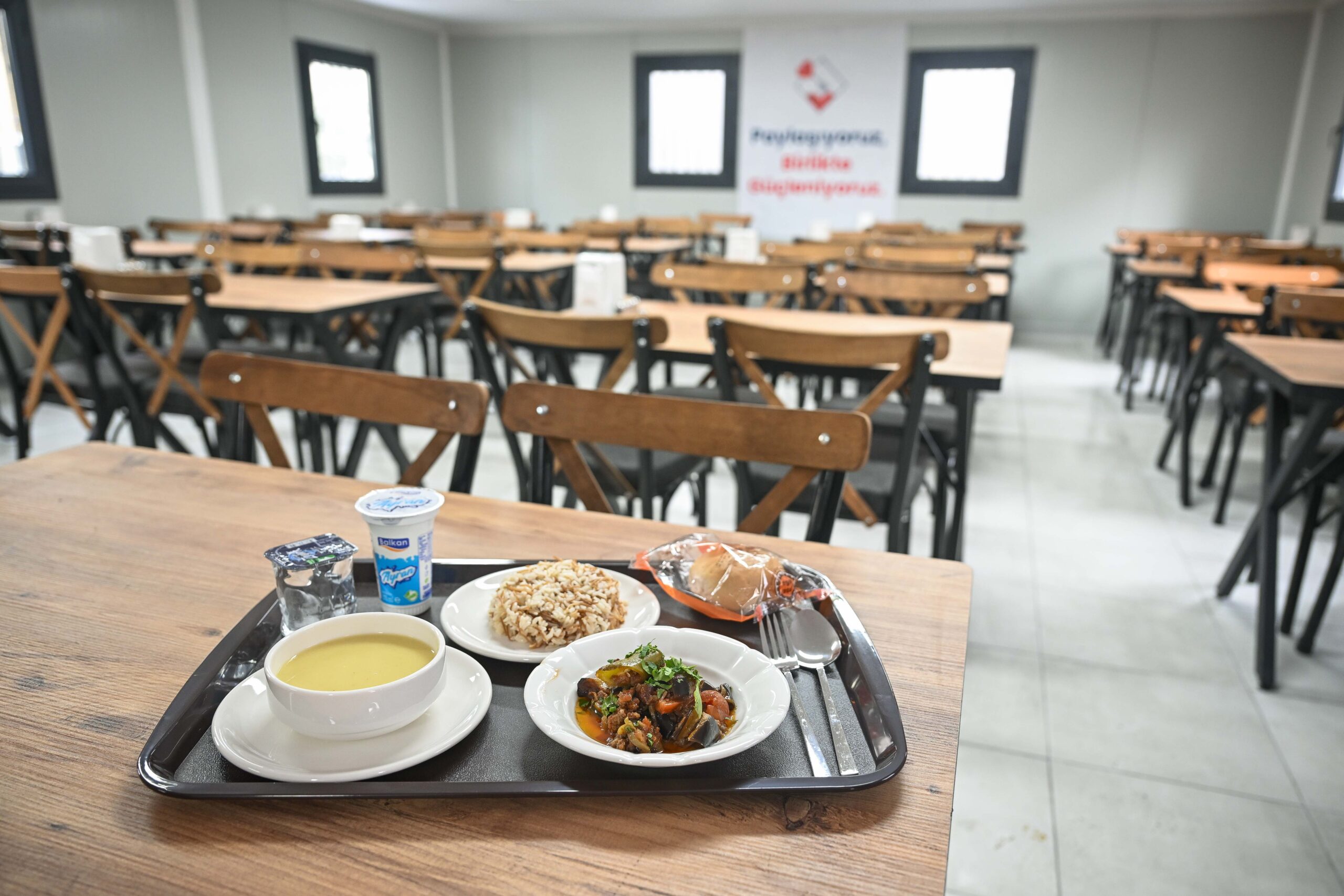 Bornova Kent Lokantası’nda dayanışma sofrası büyüyor