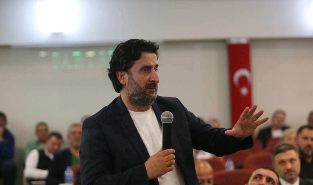 Karşıyaka Meclisi'nde Bayraklı sırtlarındaki konutlar gündem oldu. AK Partili Adem