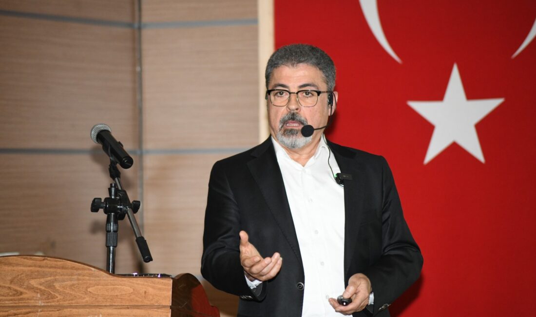 6 Şubat depremlerinin yıl dönümünde Çiğli Belediyesi, bilimin ışığında bir