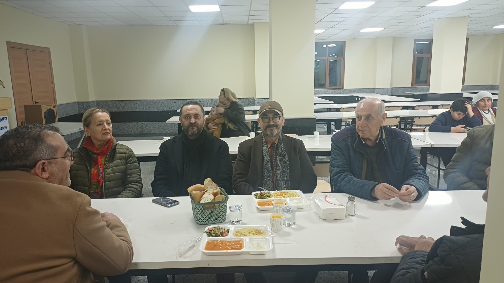 Çiğli Harmandalı Cemevi’nde Hızır Sofrası: "Birliğimiz ve muhabbetimiz daim olsun" 1 Çiğli Harmandalı Cemevi’nde Hızır Sofrası: "Birliğimiz ve muhabbetimiz daim olsun"