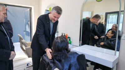 Buca Belediye Başkanı Görkem Duman, ilçenin tecrübe abideleri olan "çınarlar"