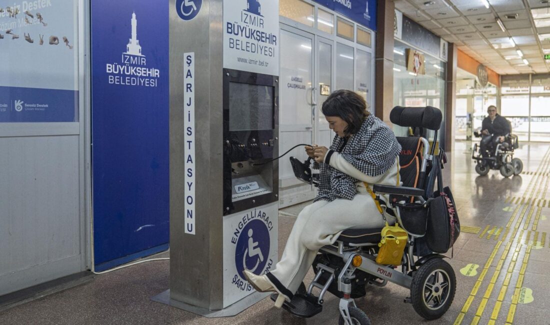 Tekerlekli sandalyesi bozulan yurttaş ne yapacak? İzmir Büyükşehir Belediyesi'nin kurduğu