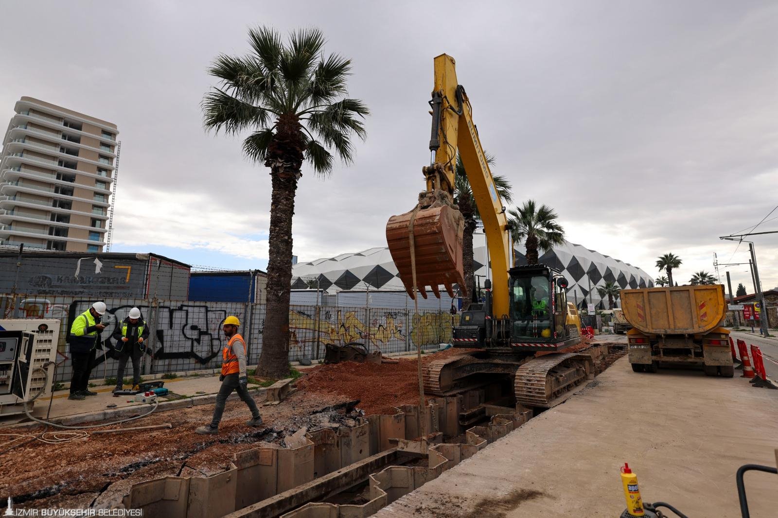 İZSU dev projenin düğmesine bastı: Alsancak'ın altyapısına 3 milyarlık neşter 2 İZSU dev projenin düğmesine bastı: Alsancak'ın altyapısına 3 milyarlık neşter