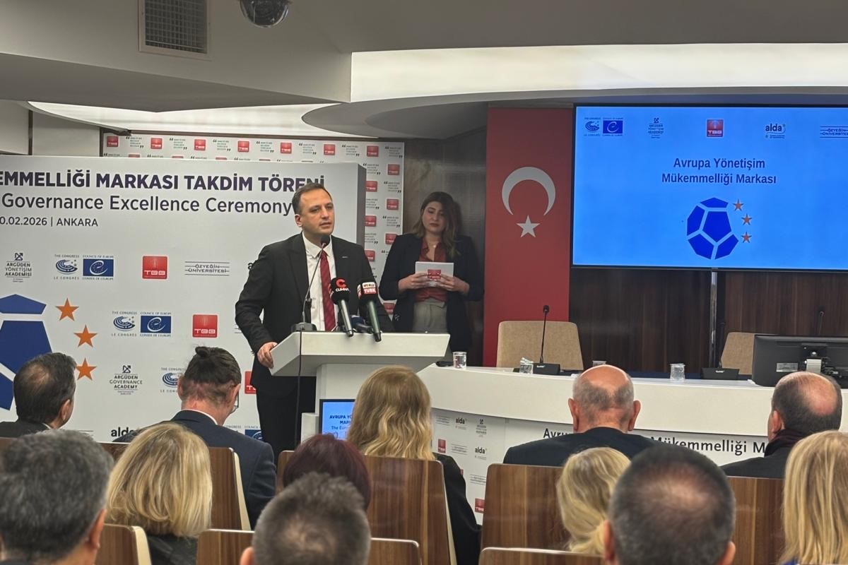 Başkan Eşki ELoGE Ödülü’nü Ankara’da aldı: Bornova yönetimi artık "Avrupa" tescilli! 2 Başkan Eşki ELoGE Ödülü’nü Ankara’da aldı: Bornova yönetimi artık "Avrupa" tescilli!