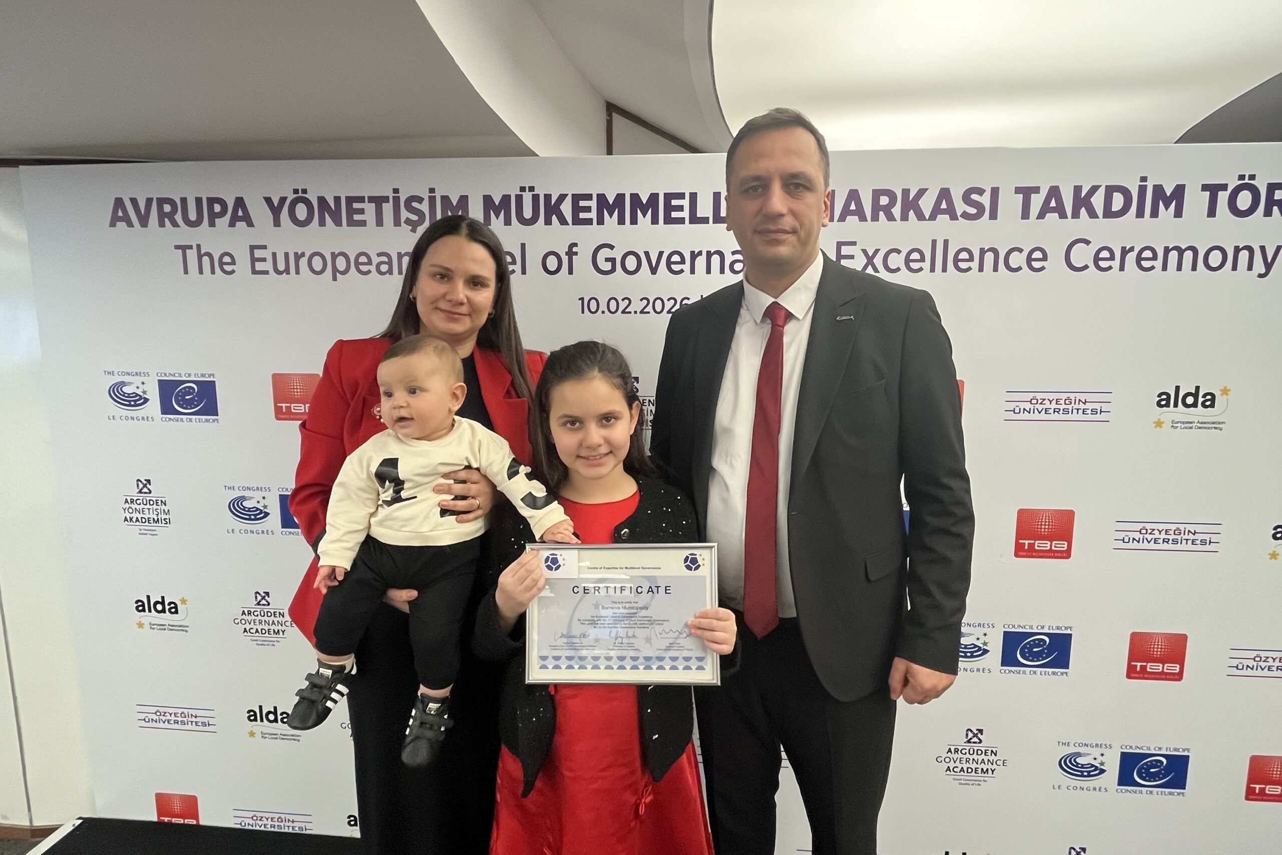 Başkan Eşki ELoGE Ödülü’nü Ankara’da aldı: Bornova yönetimi artık "Avrupa" tescilli! 1 Başkan Eşki ELoGE Ödülü’nü Ankara’da aldı: Bornova yönetimi artık "Avrupa" tescilli!