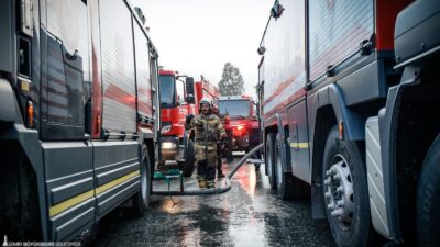 İzmir’in sanayi bölgelerinden Bornova Kemalpaşa Caddesi üzerinde bulunan 5 katlı