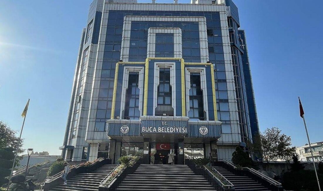 İzmir Cumhuriyet Başsavcılığı tarafından yürütülen rüşvet soruşturması kapsamında belediye personeline