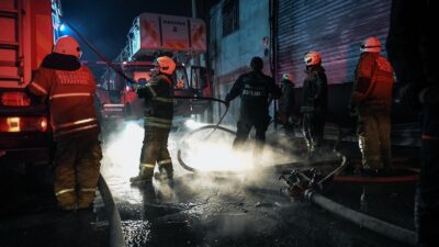 Zafer Mahallesi’nde akşam saatlerinde yükselen dumanlar paniğe neden oldu. Mobilya