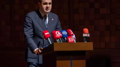 Siyasetin gündemi tek bir kararla sarsıldı. Vakıflar’a devredilen binalar için