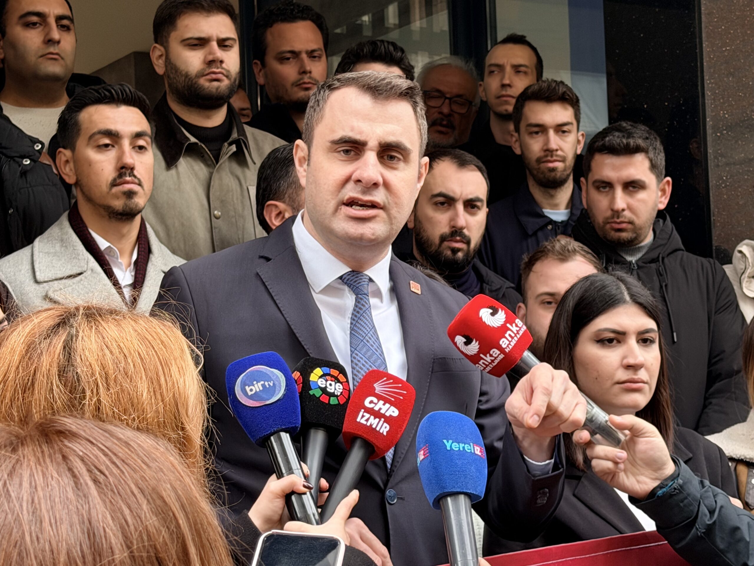 İzmir Tevfik Fikret Okulları'nda ilkokul öğrencilerinin müfettişlerce sorguya çekilme iddialarına