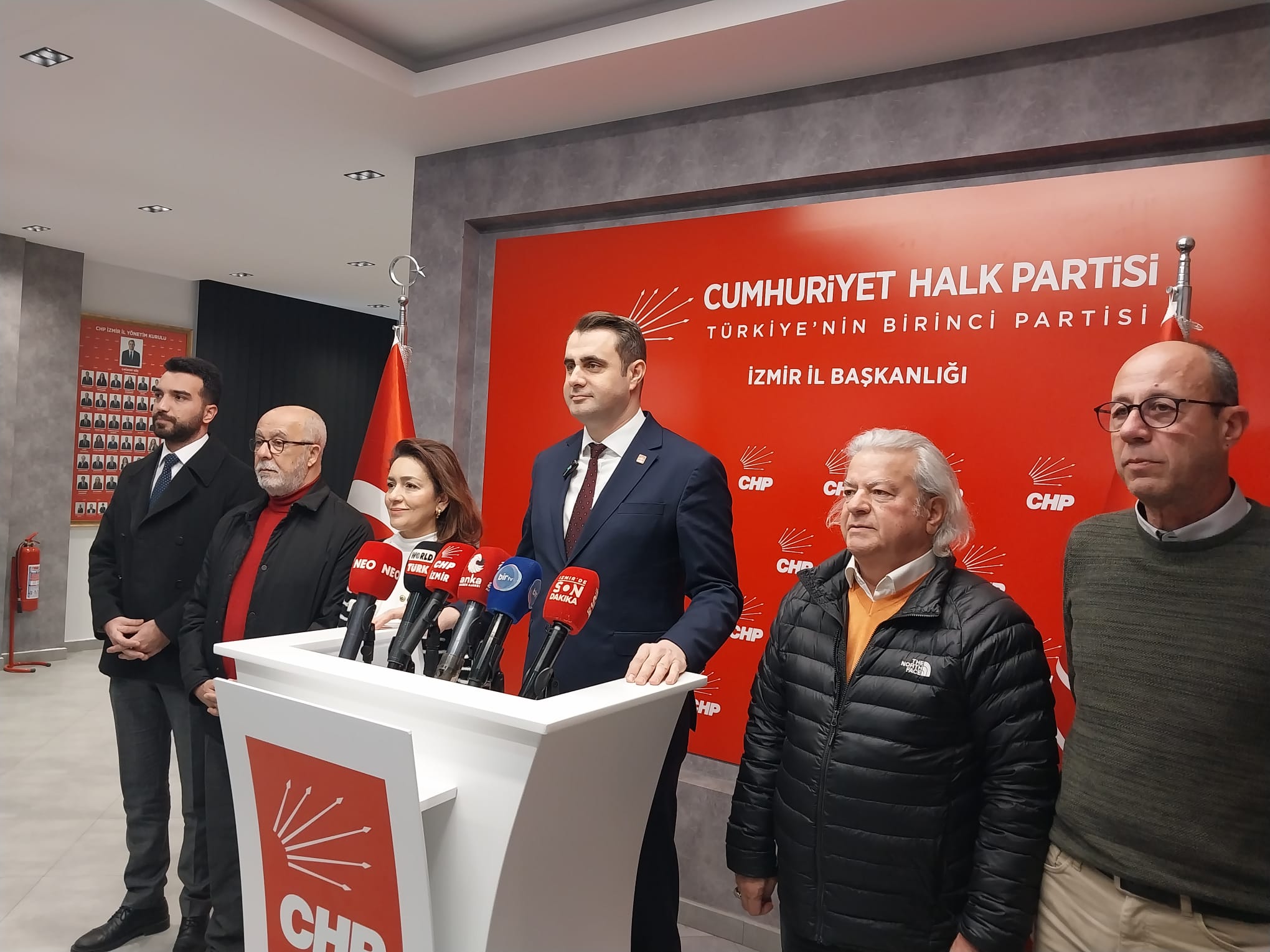 CHP İzmir İl Başkanı Güç’ten iktidara ekonomi tepkisi: “İflası gizlemek için belediyelerimize saldırıyorlar" 2 CHP İzmir İl Başkanı Güç’ten iktidara ekonomi tepkisi: “İflası gizlemek için belediyelerimize saldırıyorlar"