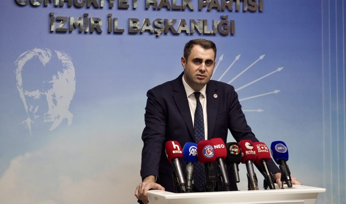 Torbalı'da bir vatandaşın vefatıyla sonuçlanan su baskını, İzmir'de siyaseti hareketlendirdi.