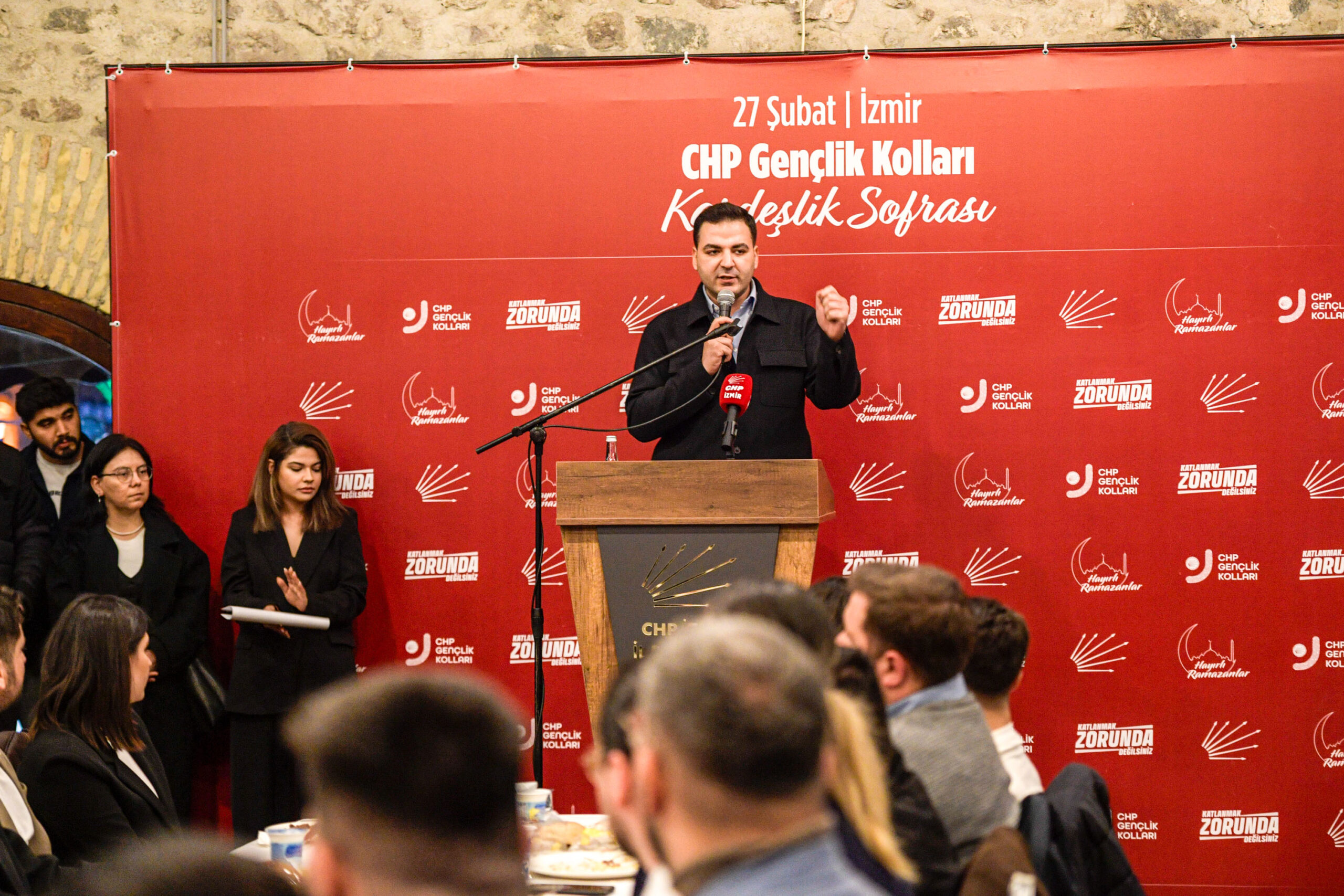 Başkan Tugay'dan 'Kale' çıkışı ve 'İzmir' mesajı: "Burası İzmir; başka yere benzemez" 11 Başkan Tugay'dan 'Kale' çıkışı ve 'İzmir' mesajı: "Burası İzmir; başka yere benzemez"