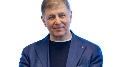 İzmir Büyükşehir Belediye Başkanı Dr. Cemil Tugay, belediyeye ait üç