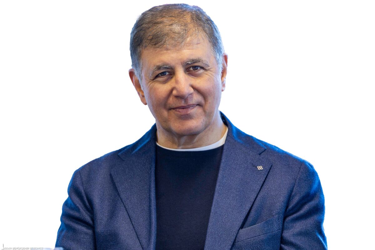 Başkan Tugay’dan Vakıflar’a rest: 'Binaları boşaltmıyoruz, gerekirse ecrimisil öderiz!'