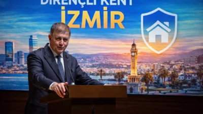 İzmir Büyükşehir Belediye Başkanı Cemil Tugay, KEBB Afet Paneli’nde yaptığı